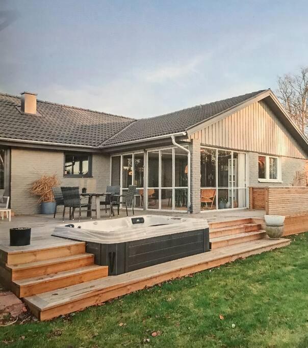 Wunderbares Feriendomizil Mit Whirlpool Villa